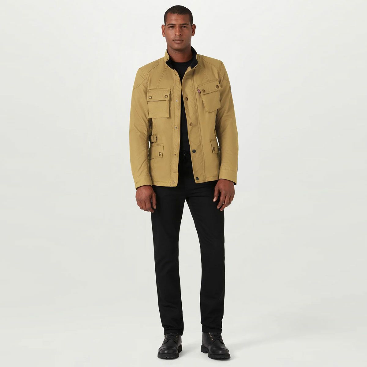BELSTAFF｜クロスビー モーターサイクル ジャケット｜ファブリック｜サンド｜モデル着用