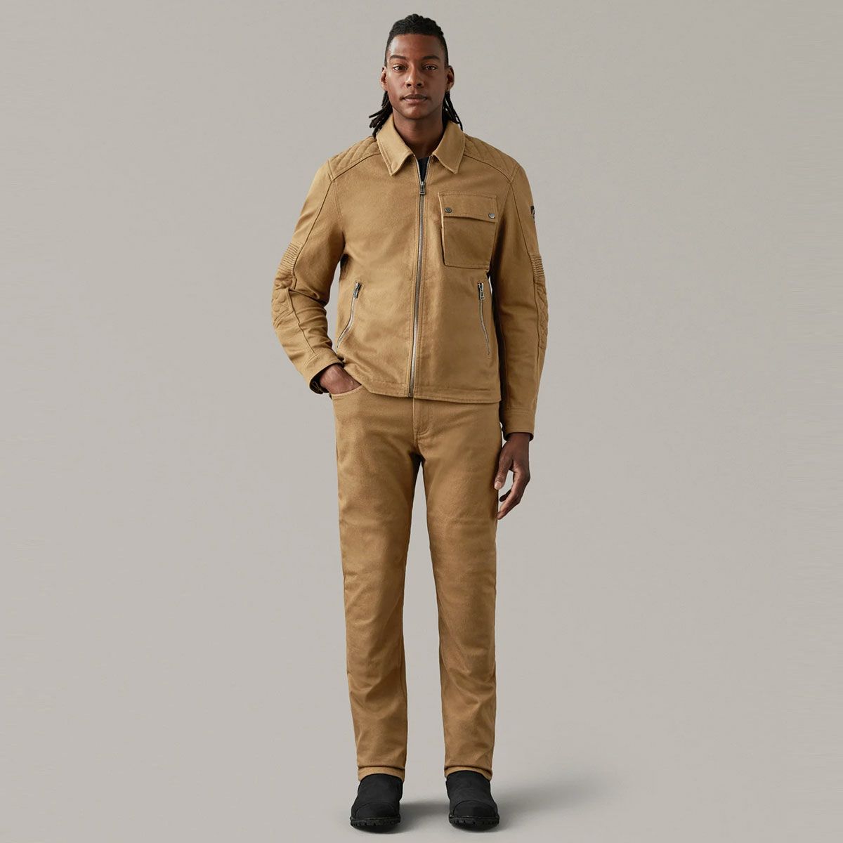 BELSTAFF｜アウトライダー オーバーシャツ｜ファブリック｜ブリティッシュカーキ｜モデル着用