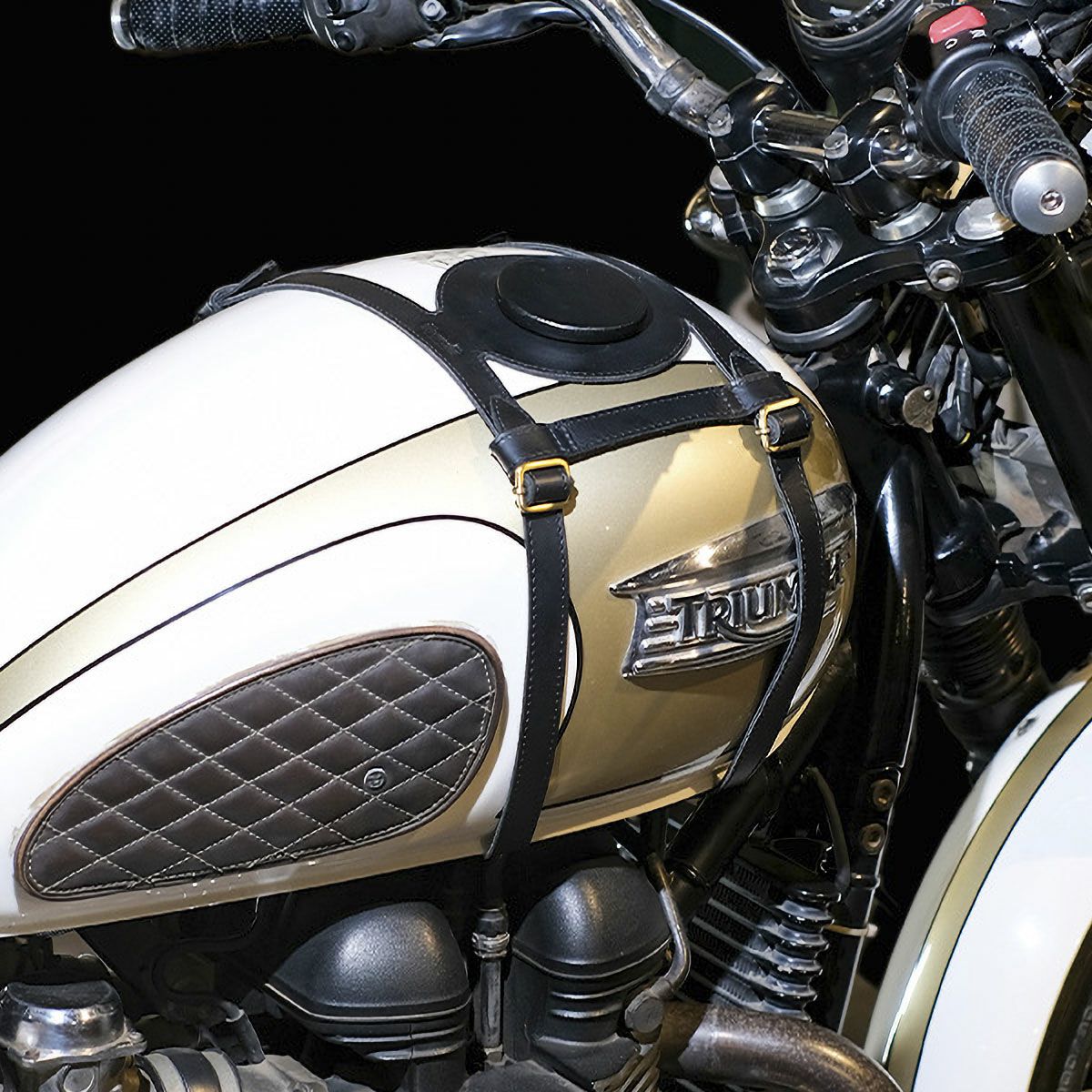 Trip Machine｜タンク ストラップ（ライトサイドキャップ用）｜その他雑貨｜ブラックTrip Machine｜タンク ストラップ（ライトサイドキャップ用）｜その他雑貨｜使用イメージ