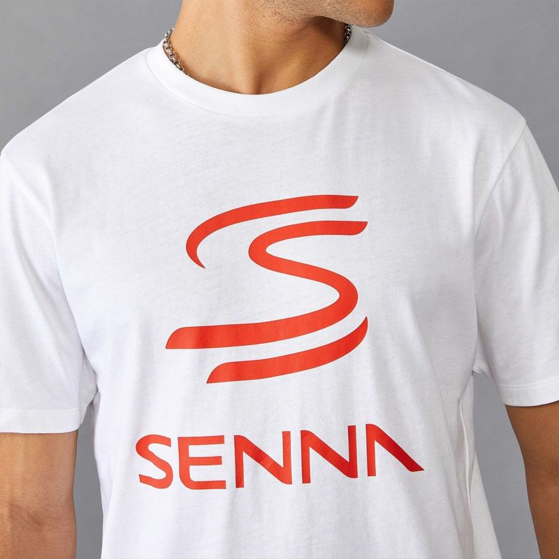 AyrtonSenna｜アイルトン・セナ ロゴ Tシャツ｜ホワイト｜モデル着用