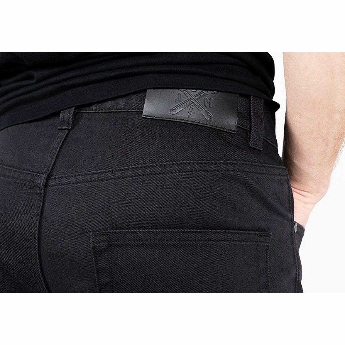 John Doe｜クラシック テーパード｜デニム｜ブラック｜モデル着用