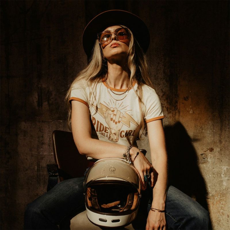 WILDUST｜リンガー Tシャツ｜エクリュ｜モデル着用