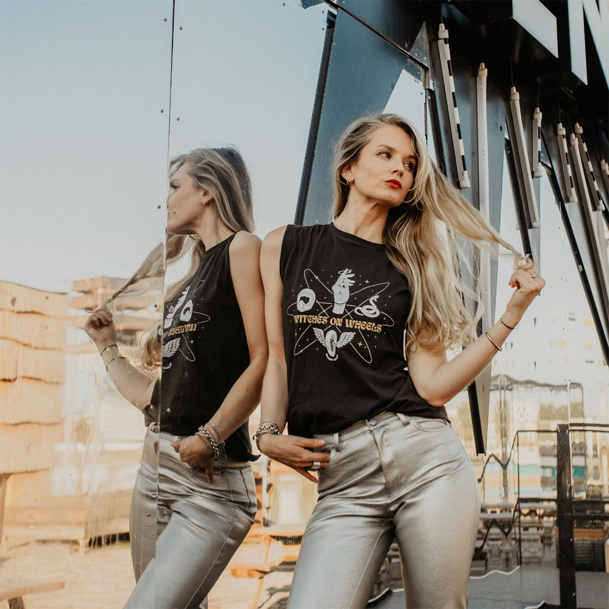 WILDUST｜ウイッチ Tシャツ｜ブラック｜モデル着用