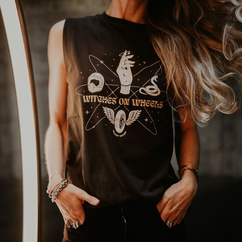 WILDUST｜ウイッチ Tシャツ｜ブラック｜モデル着用