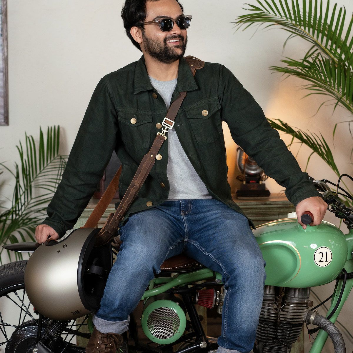 Trip Machine｜ヘルメット ハーネス｜その他雑貨｜モカ｜モデル着用