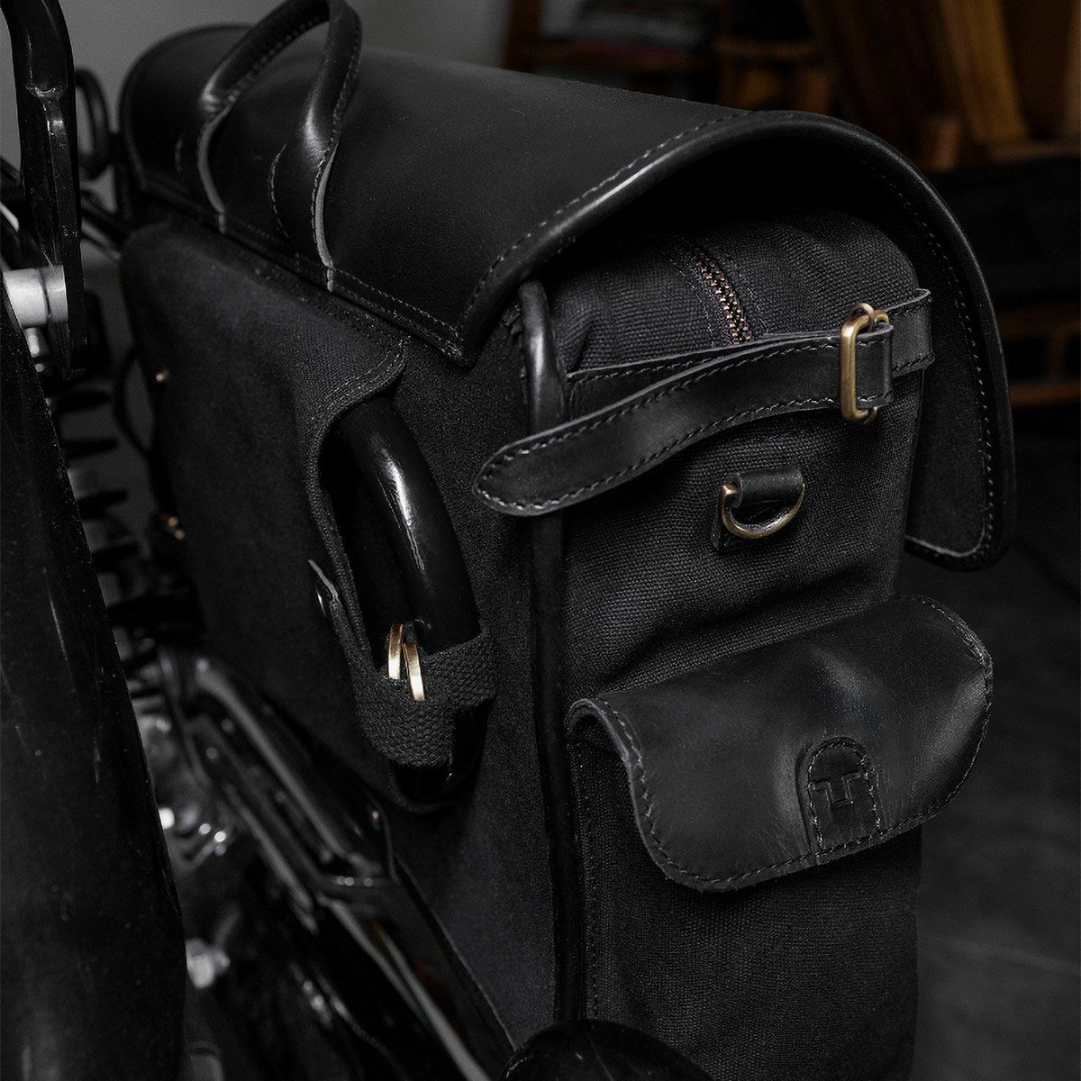 Trip Machine｜エクスペディション サドルバッグ （左右ペア）｜サイドバッグ｜ブラック｜使用イメージ