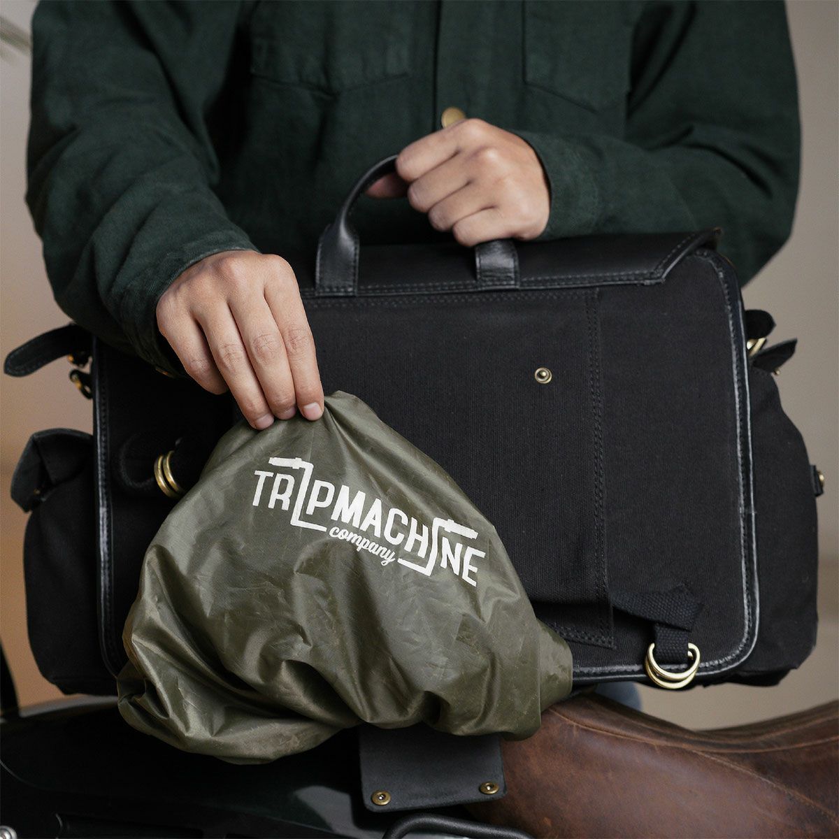 Trip Machine｜エクスペディション サドルバッグ （左右ペア）｜サイドバッグ｜ブラック｜使用イメージ