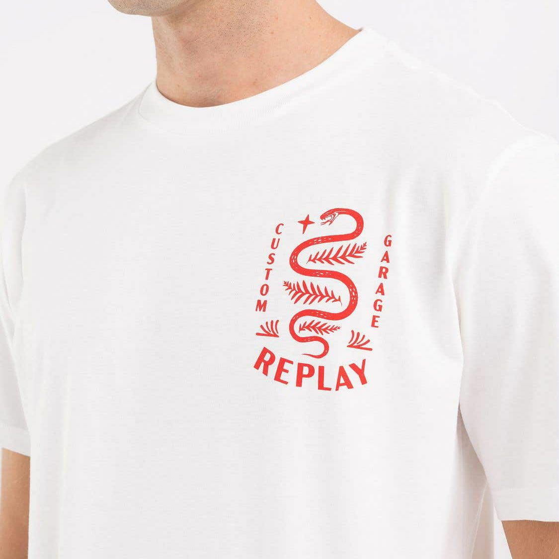 Replay｜カスタムガレージ スネーク プリント Ｔシャツ｜ホワイト｜モデル着用