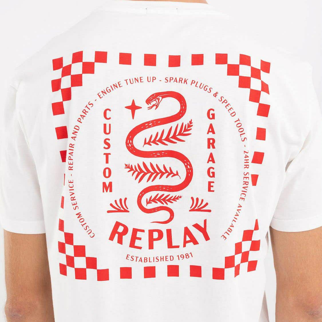 Replay｜カスタムガレージ スネーク プリント Ｔシャツ｜ホワイト｜モデル着用