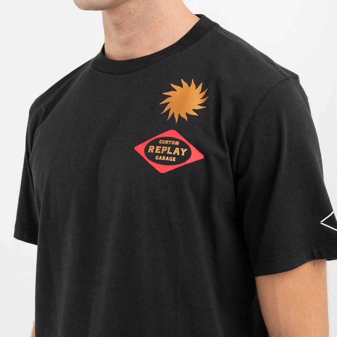 Replay｜カスタムガレージ プリント Ｔシャツ｜ブラック｜モデル着用