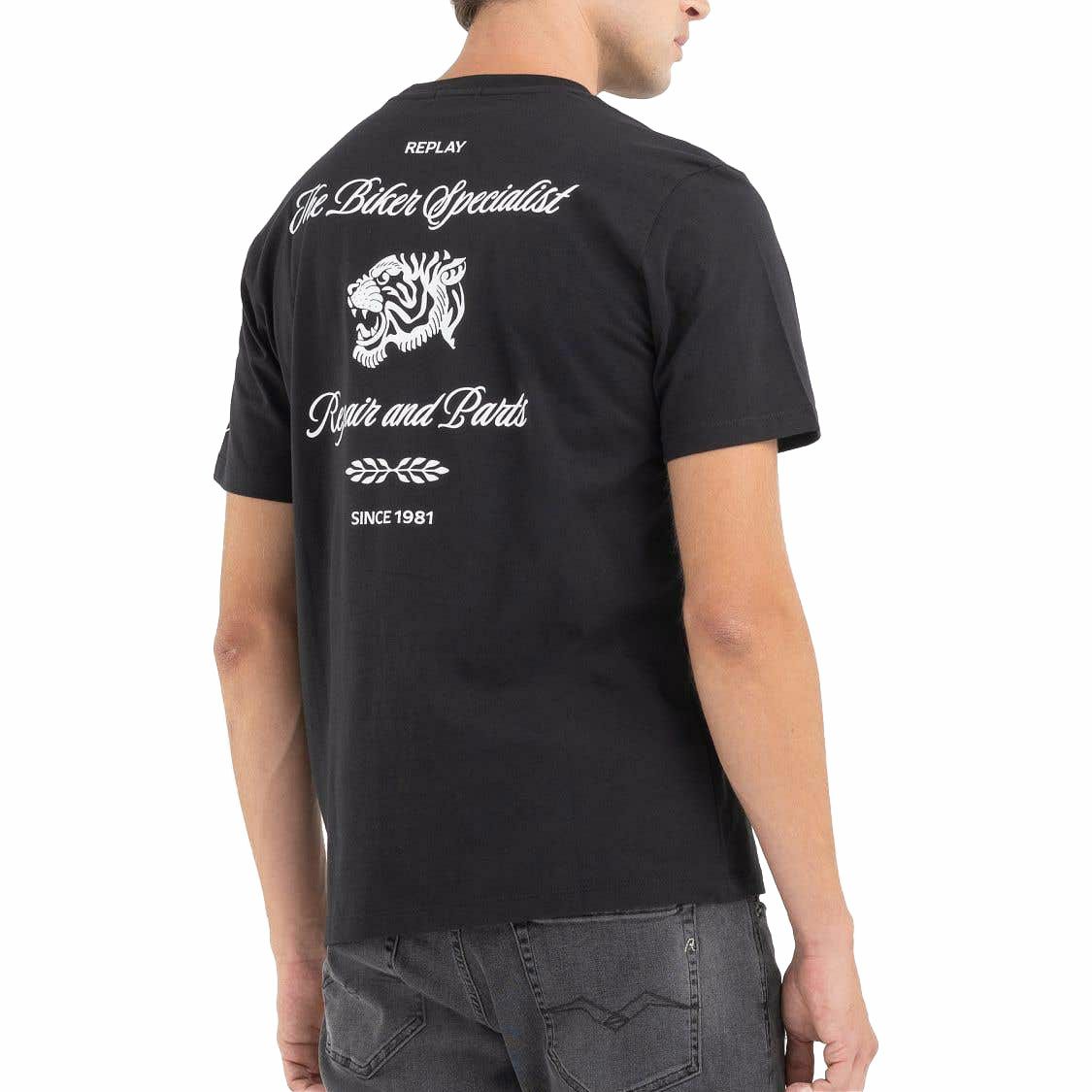 Replay｜カスタムガレージ タイガー プリント Ｔシャツ｜ブラック｜モデル着用