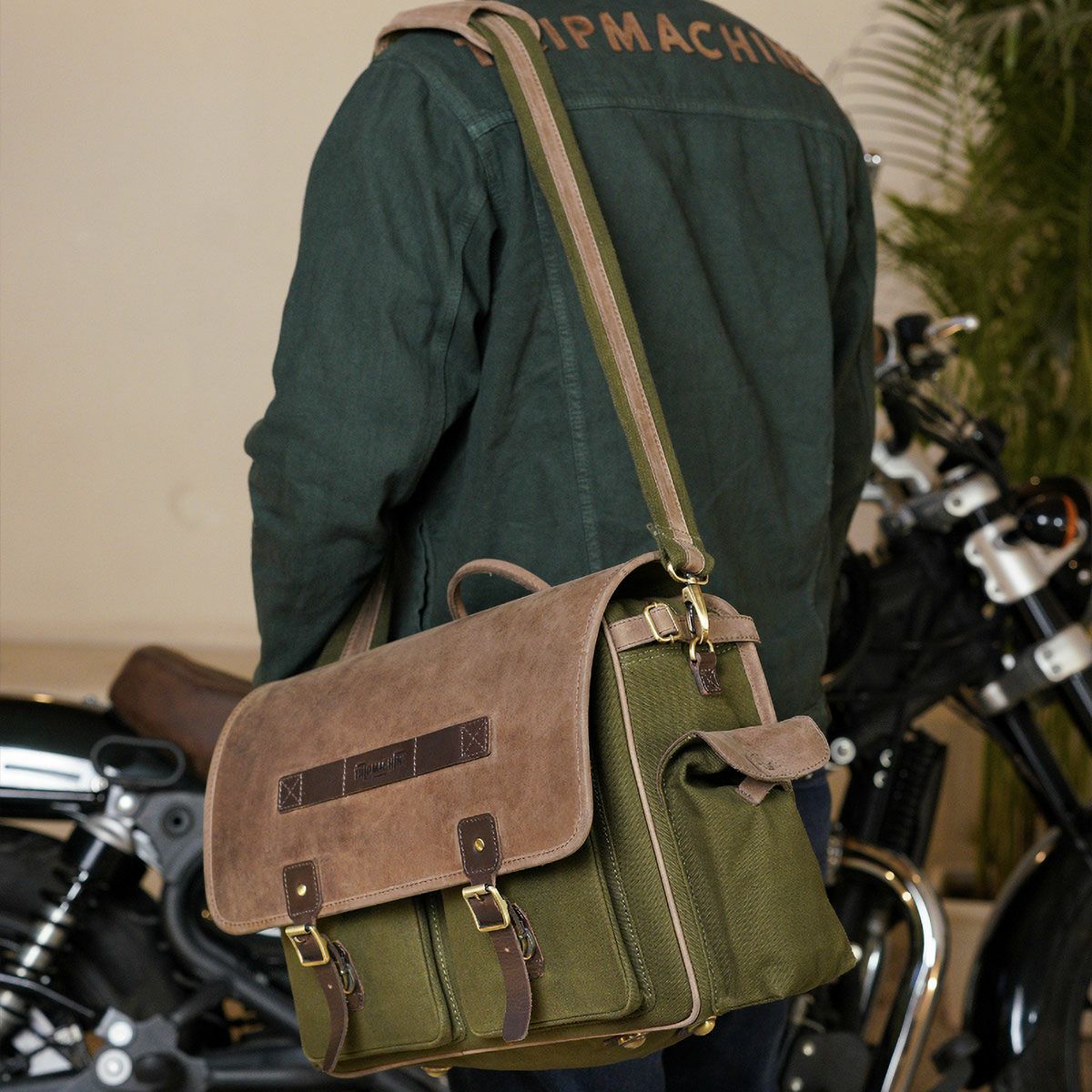 Trip Machine｜エクスペディション サドルバッグ｜サイドバッグ｜グリーン×タン｜使用イメージ