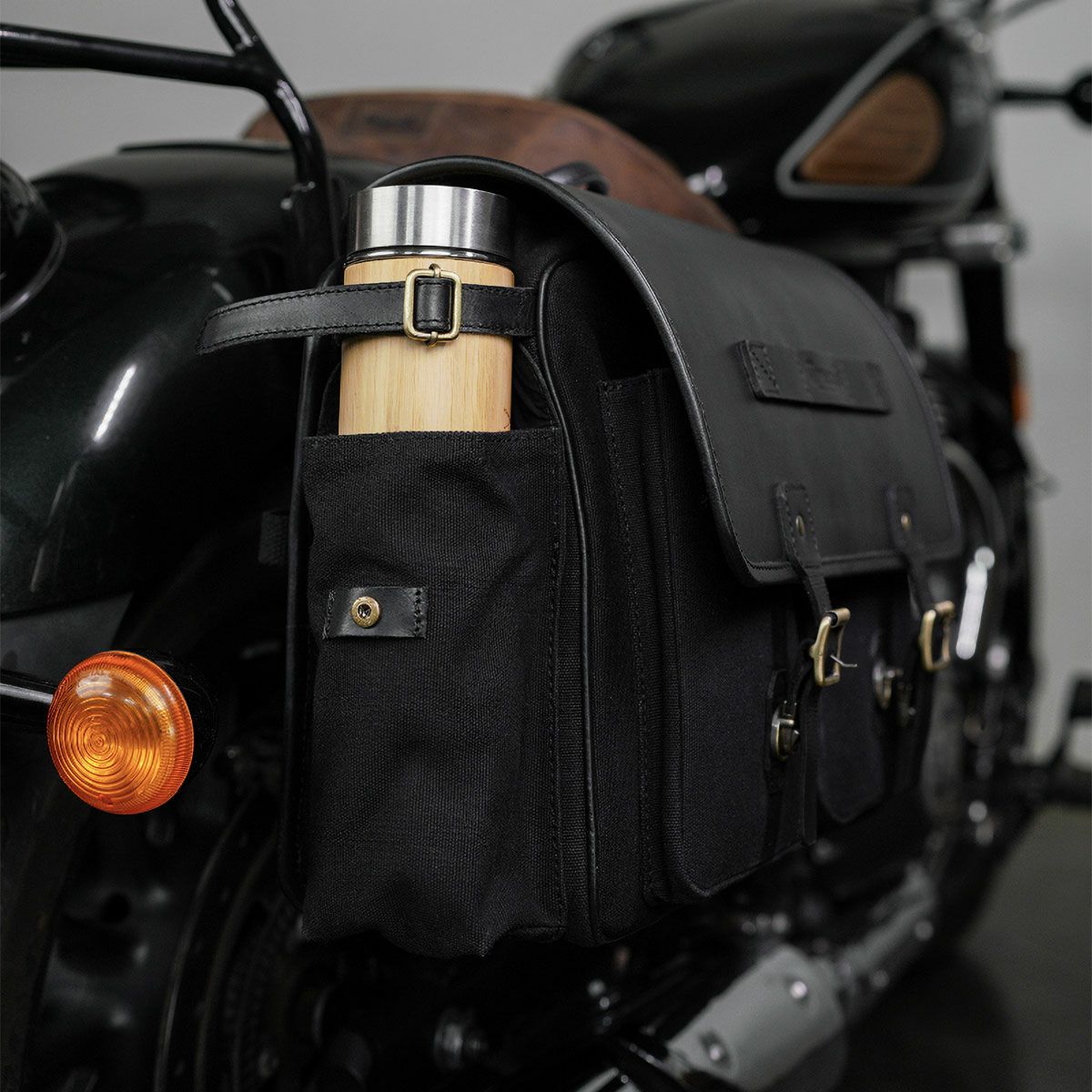 Trip Machine｜エクスペディション サドルバッグ｜サイドバッグ｜ブラック｜使用イメージ