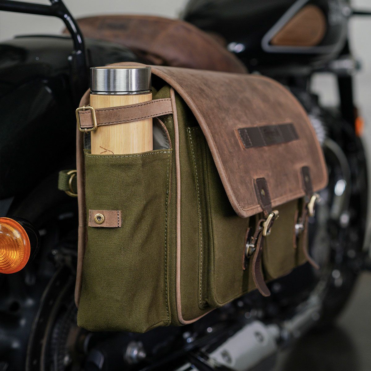 Trip Machine｜エクスペディション サドルバッグ｜サイドバッグ｜グリーン×タン｜使用イメージ
