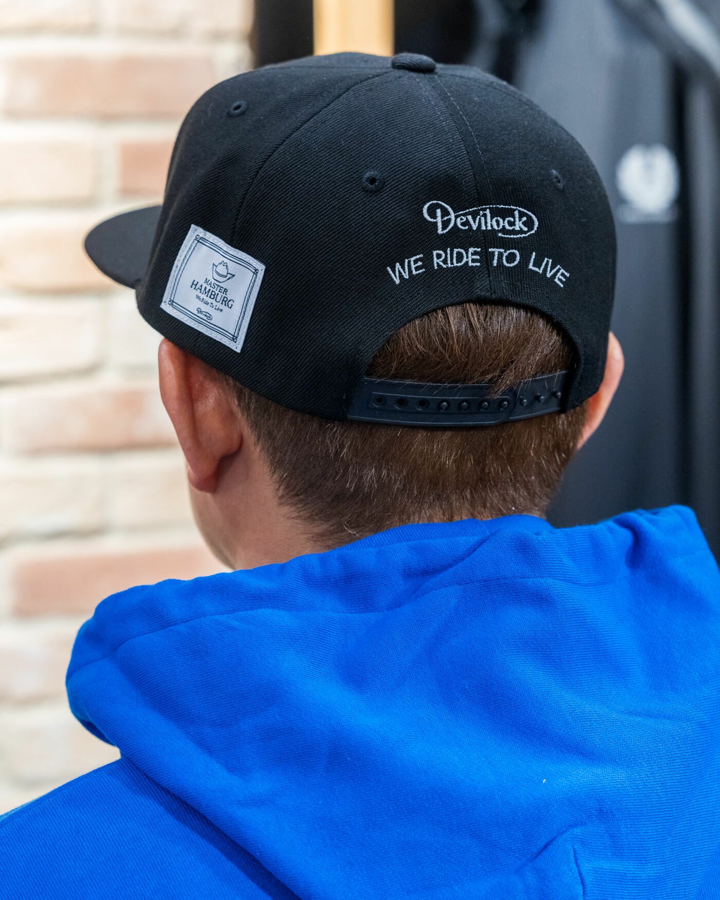 ハンバーグ師匠 x DEVILOCK｜HAMBURG CAP｜帽子｜ブラック×ホワイト｜モデル着用