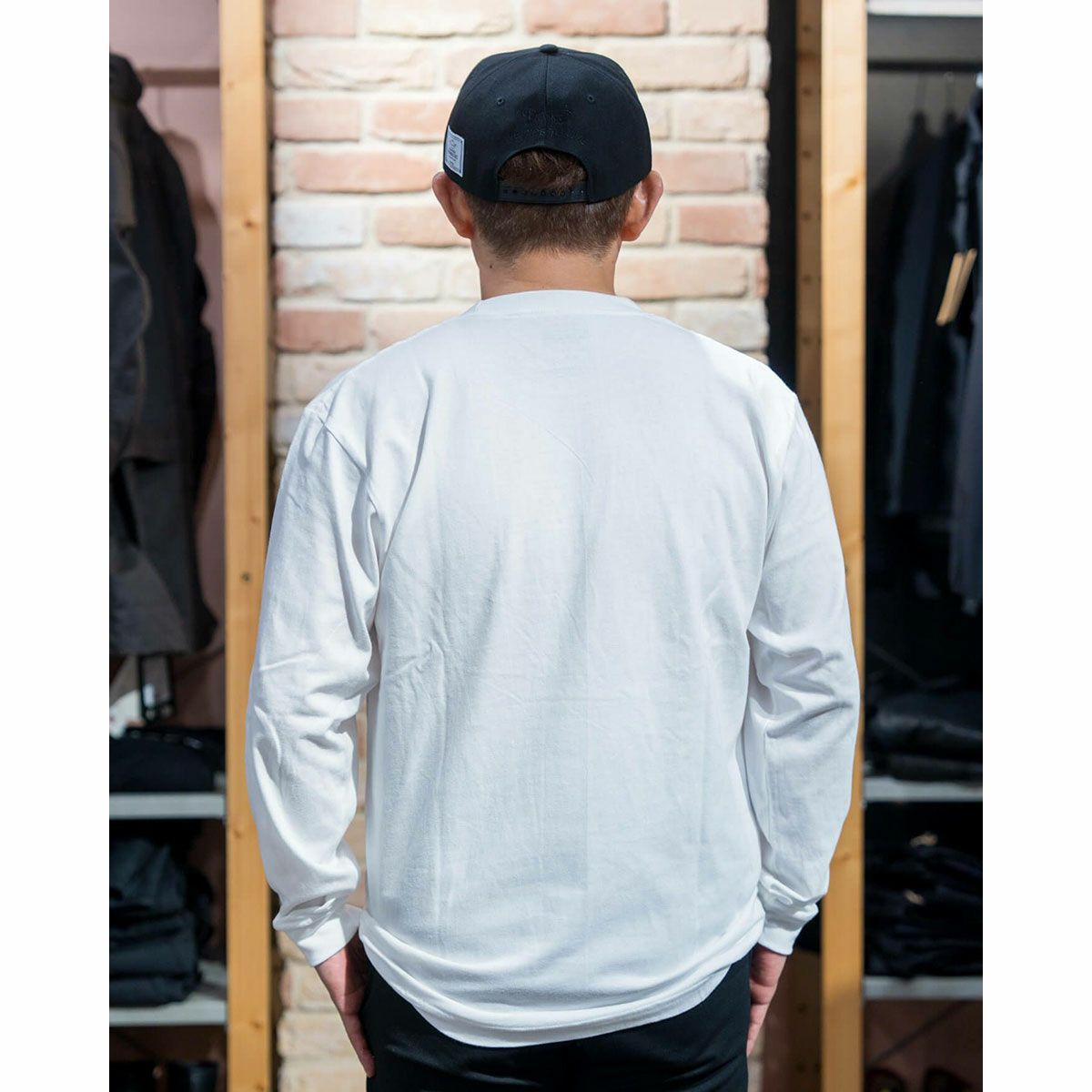 ハンバーグ師匠 x DEVILOCK｜HAMBURG L/S TEE｜ロングスリーブ｜ホワイト｜モデル着用