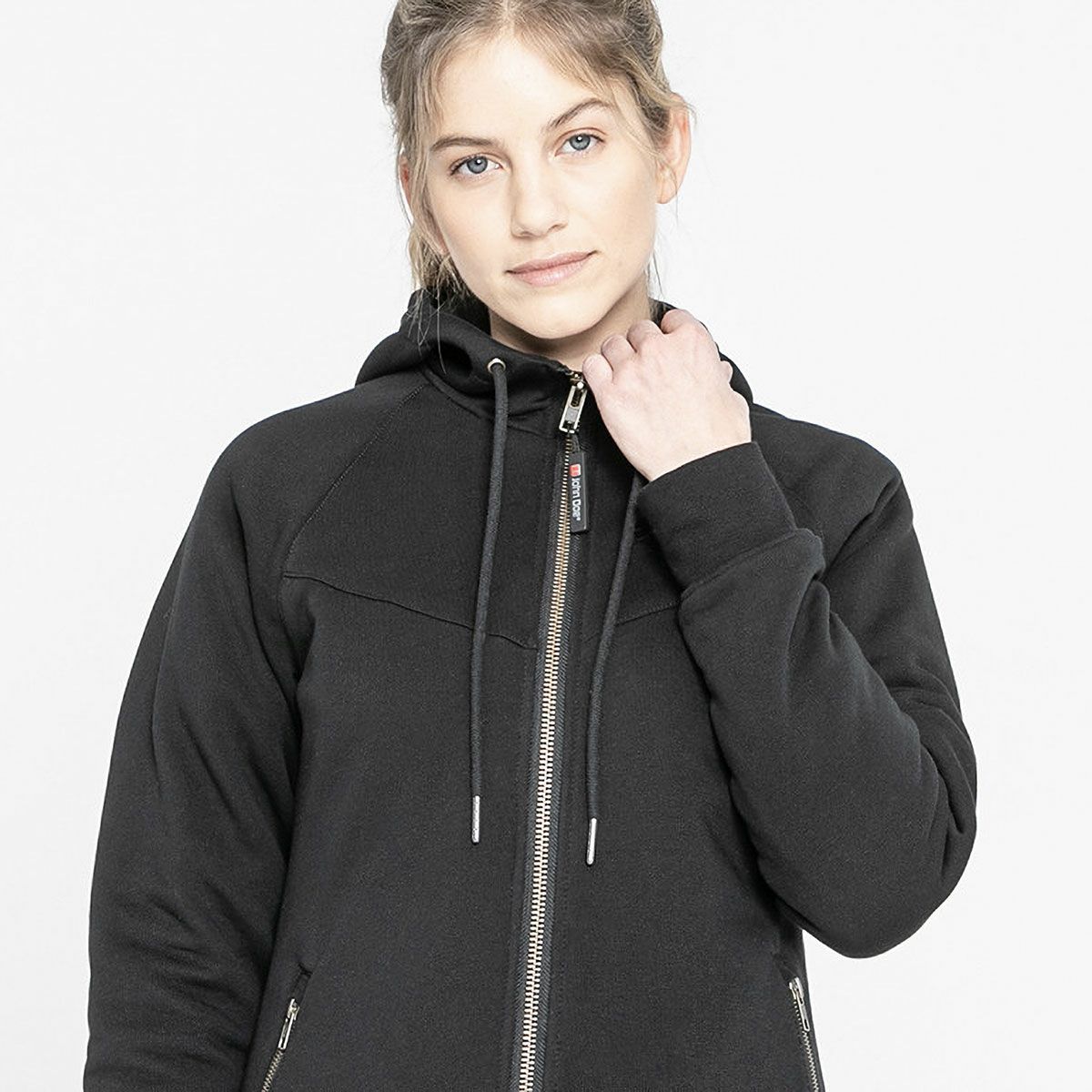 John Doe｜XTM フーディー ウーマン V2｜ファブリック｜ブラック｜モデル着用