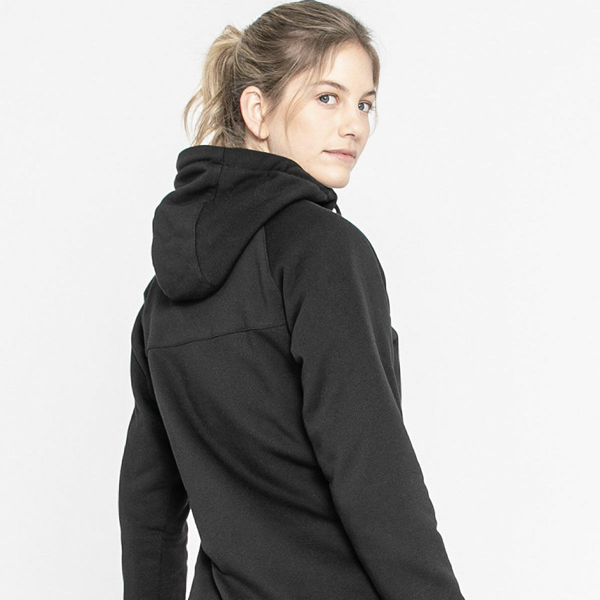 John Doe｜XTM フーディー ウーマン V2｜ファブリック｜ブラック｜モデル着用