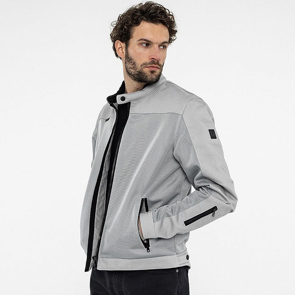 John Doe｜エアロ メッシュ ジャケット｜アークテックホワイト｜モデル着用