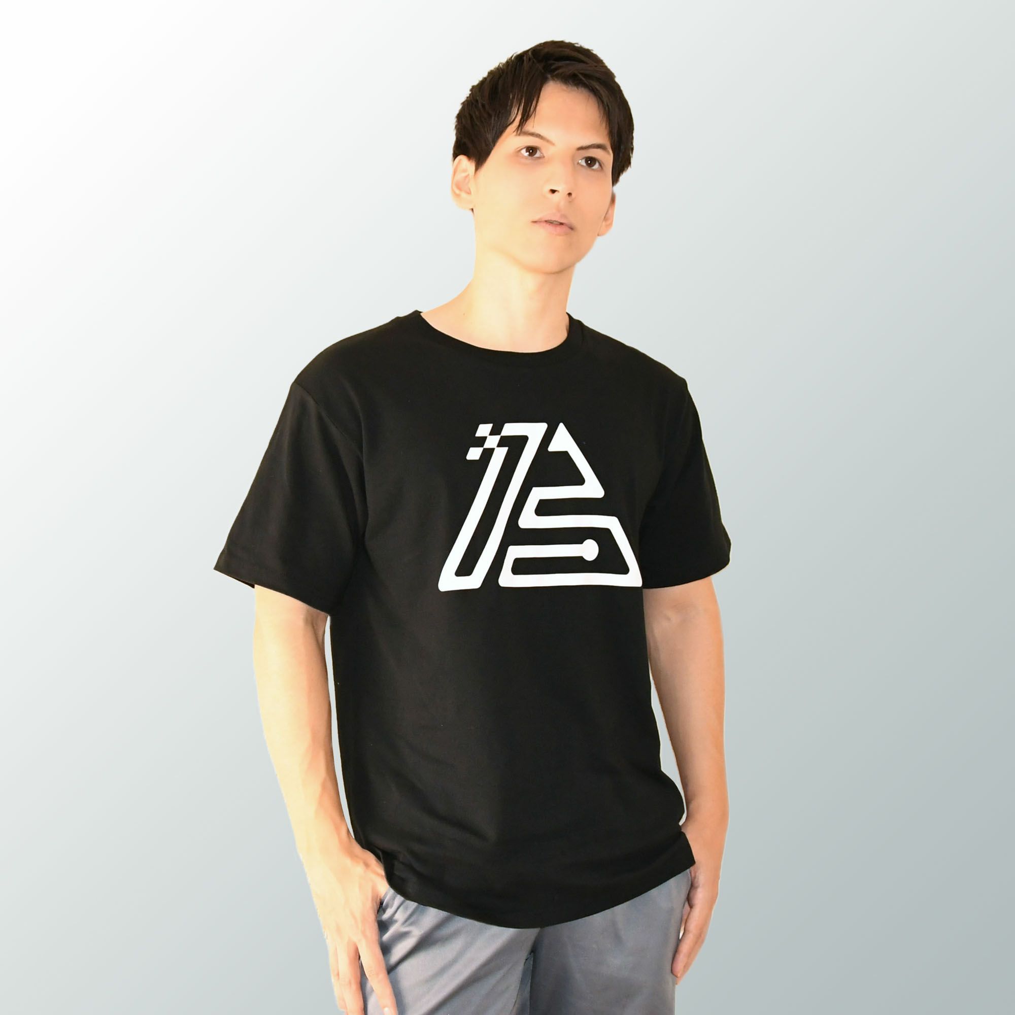 WRC｜WRC 13 Tシャツ｜ブラック｜モデル着用