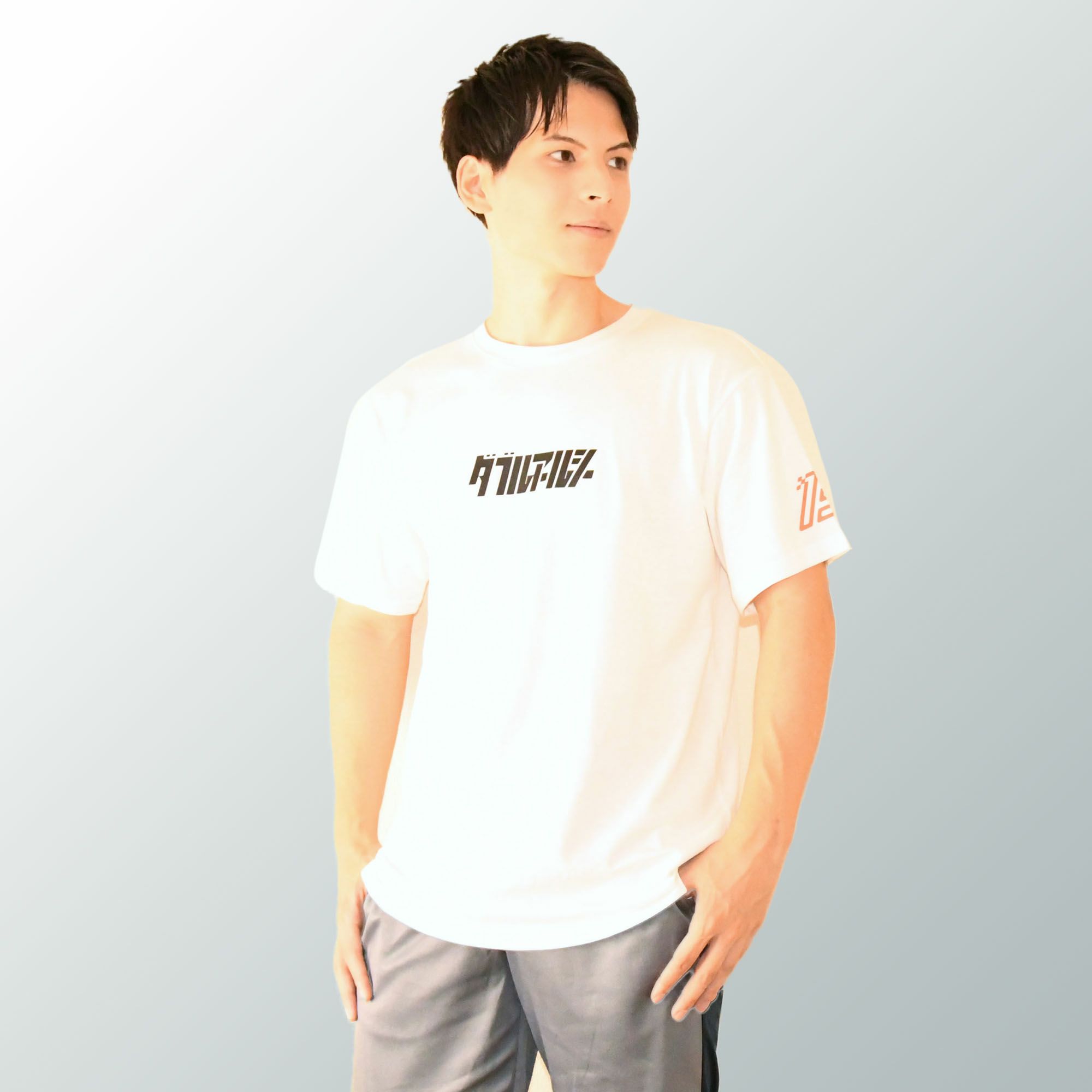 WRC｜WRC ダブルアールシー Tシャツ｜ホワイト｜モデル着用