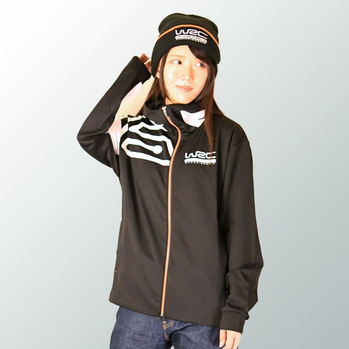 WRC｜WRC 13 フードパーカー｜フーディ｜ブラック｜モデル着用