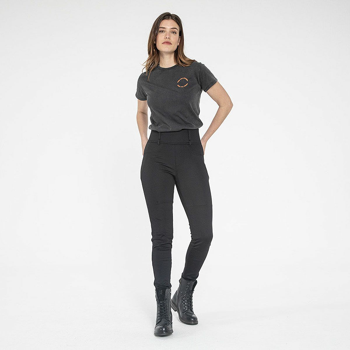 John Doe｜ジェギー ウーマン｜デニム｜ブラック｜モデル着用