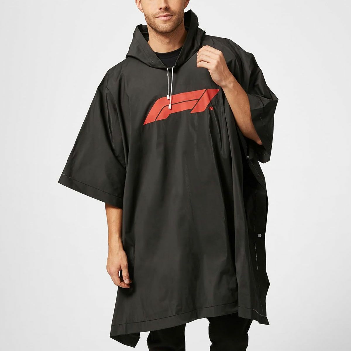 Formula 1｜F1 テックコレクション ロゴ ポンチョ｜その他雑貨｜ブラック｜モデル着用