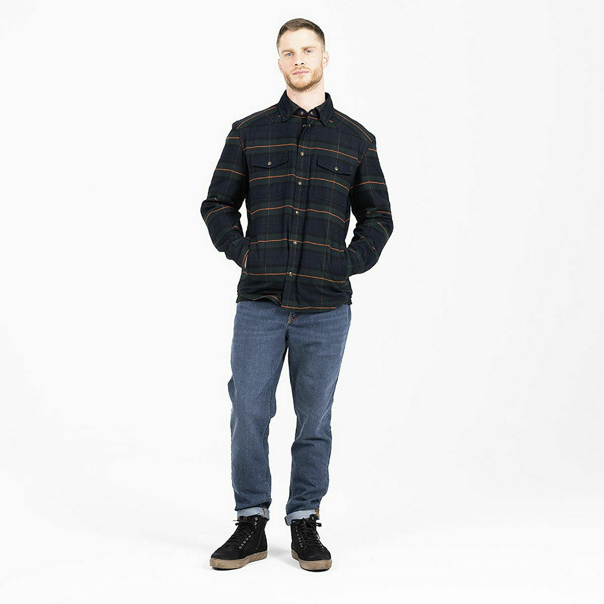 John Doe｜XTM モトシャツヴィンテージ｜ファブリック｜ブラック｜モデル着用