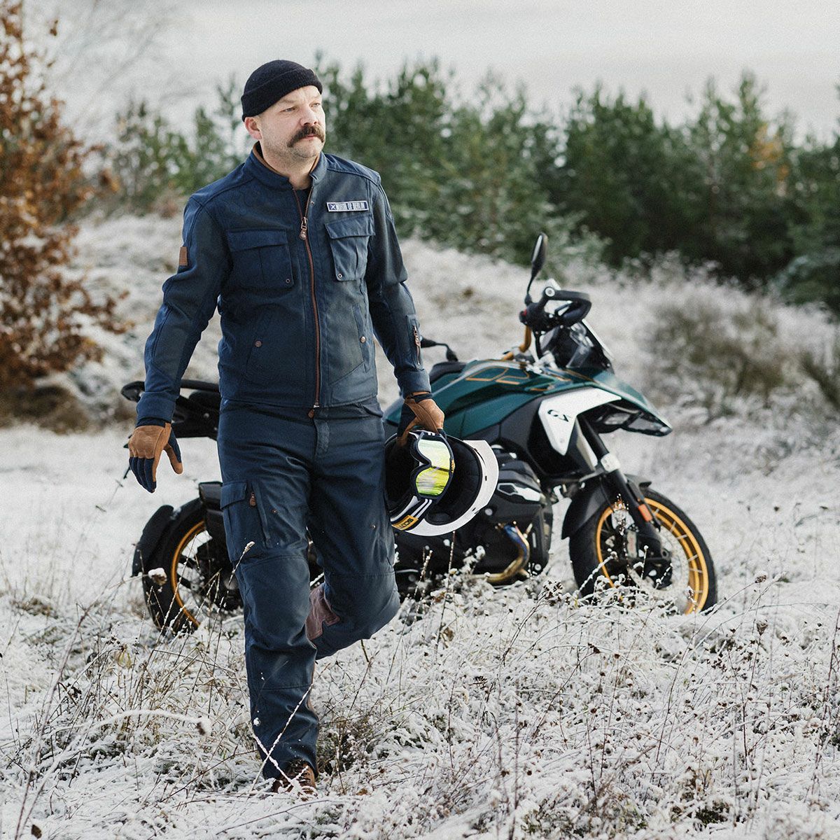 North of Berlin｜デザーティフィケーション ジャケット｜ファブリック｜ネイビー｜モデル着用