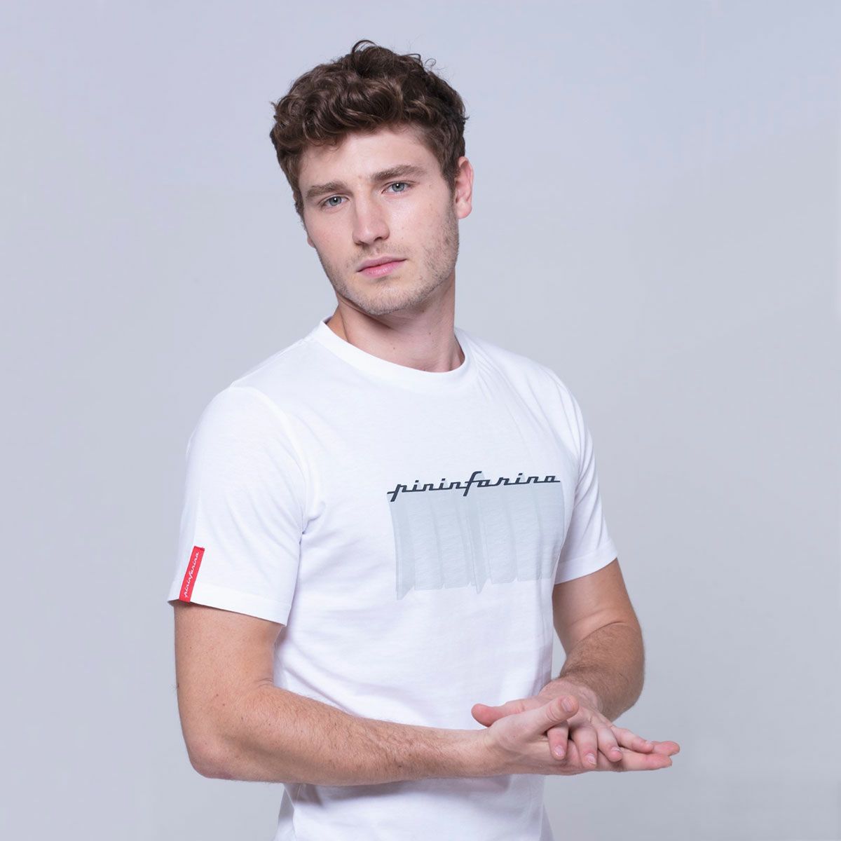 PININFARINA｜ピニンファリーナ UP Tシャツ｜ホワイト｜モデル着用