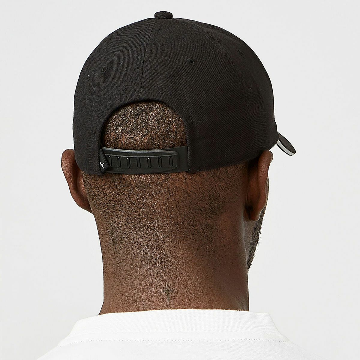 BMW PUMA｜BMW M モータースポーツ チーム レプリカ キャップ｜帽子｜ブラック｜モデル着用