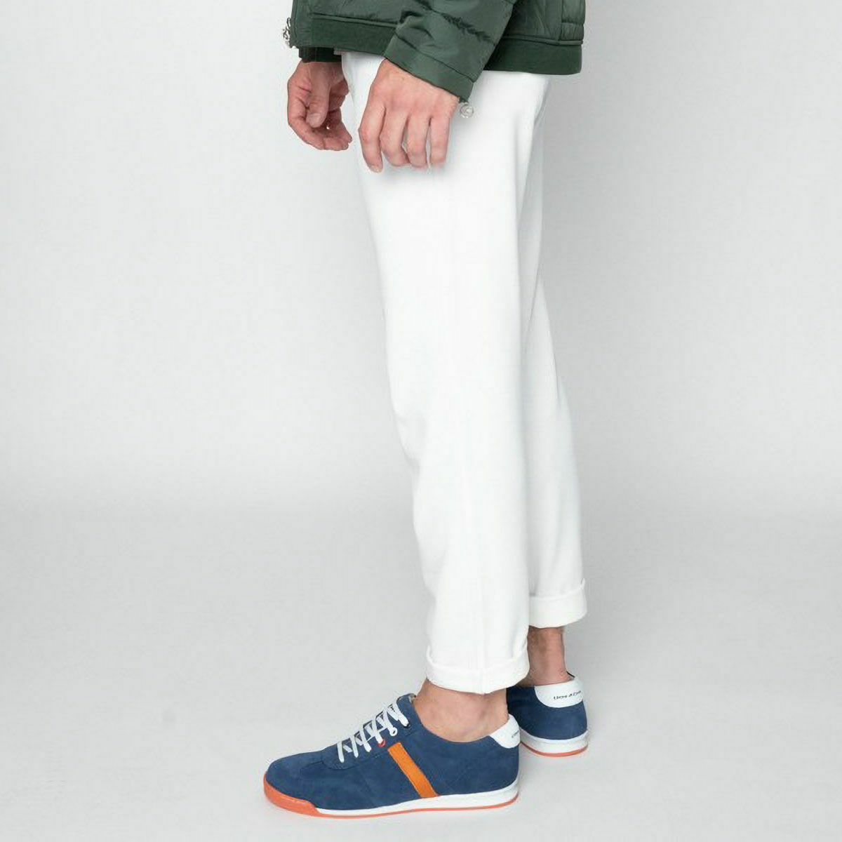 Linea di Corsa｜ハラマ｜スニーカー｜ネイビー×オレンジ｜モデル着用