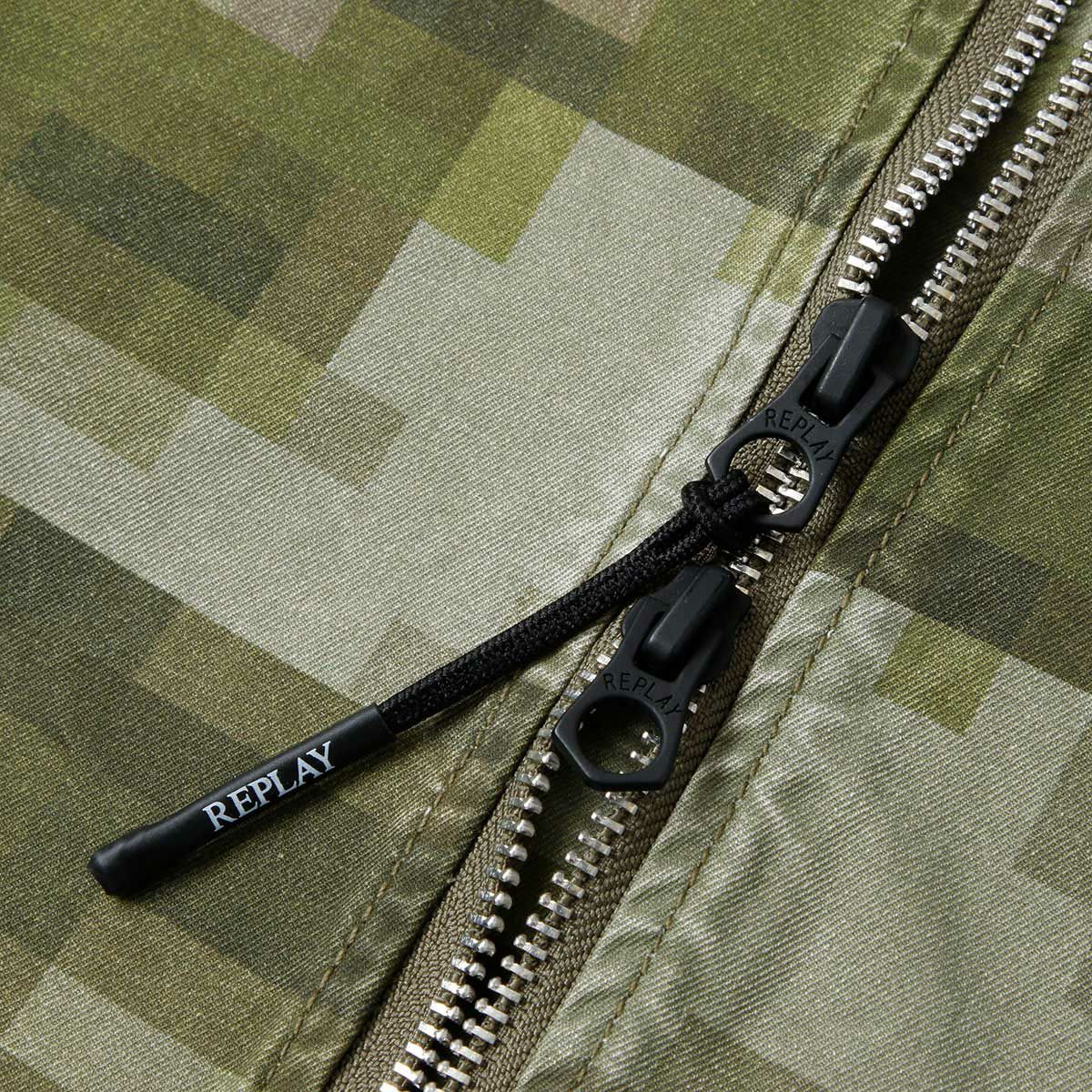 Replay｜デジタルカモ コットンツイル フルジップ シャツ｜デジタルミリタリーカモ