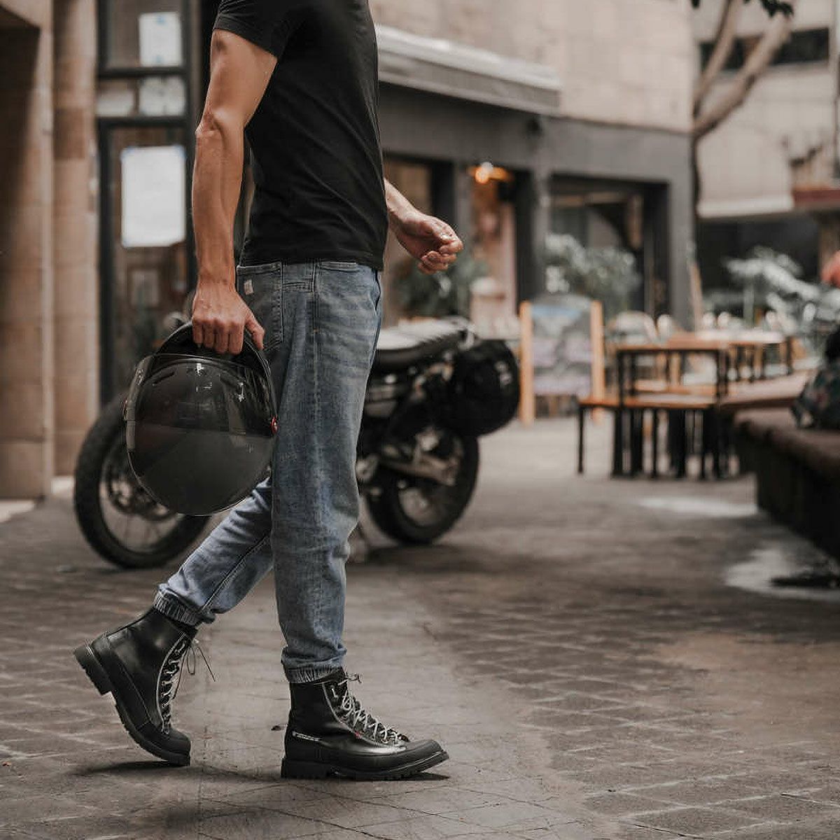 UMBERTO x LUCE｜フィンチ モーターサイクル ブーツ｜ブーツタイプ｜ブラック｜モデル着用