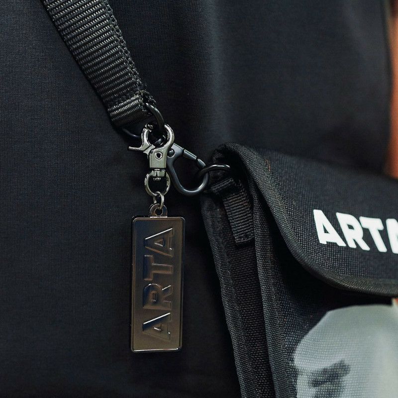 ARTA｜ARTA ロゴ メタル キーチェーン｜キーホルダー｜ブラック