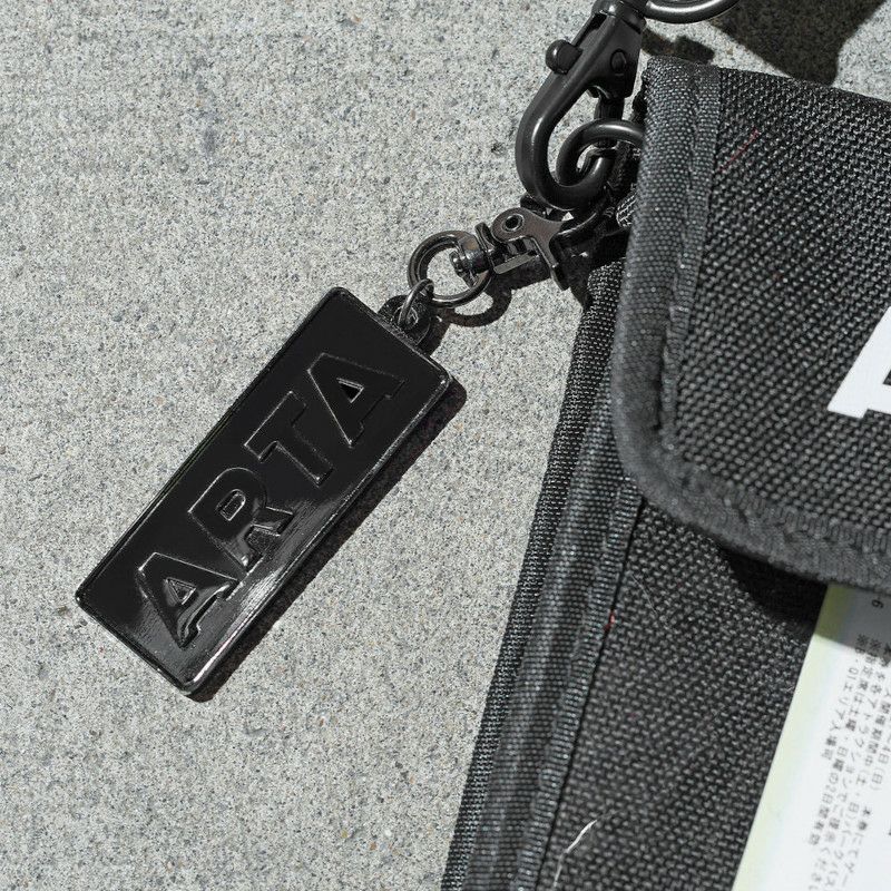 ARTA｜ARTA ロゴ メタル キーチェーン｜キーホルダー｜ブラック