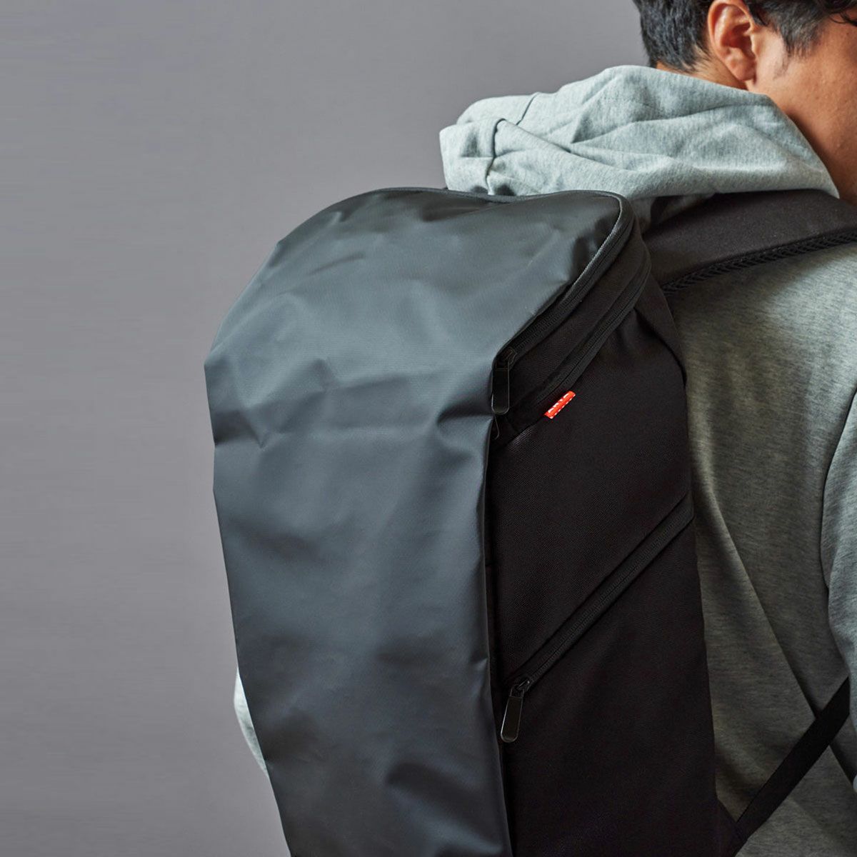 ARTA｜ARTA コーデュラ バックパック｜バッグ｜ブラック｜モデル着用