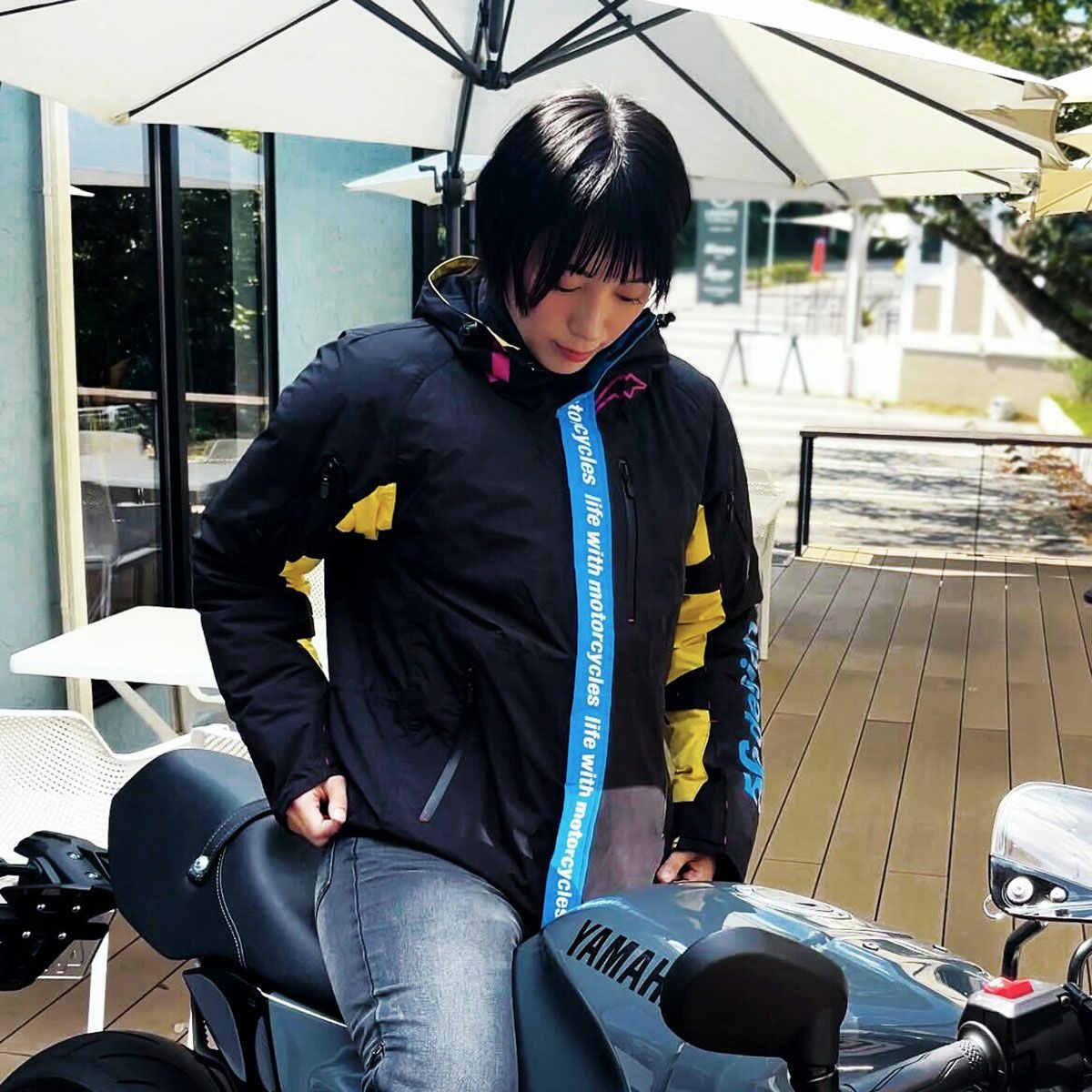 56design｜ウィンター アクシス ジャケット 24｜ファブリック｜ブラック×ブルー｜モデル着用