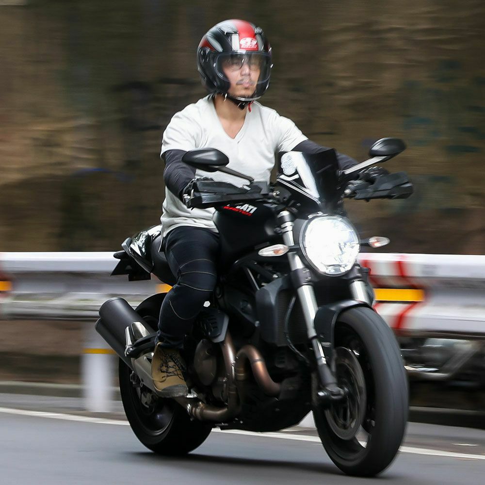 Dark｜CORDURA ライダース ヘビーオンス ベーシックTシャツ｜オフホワイト｜モデル着用