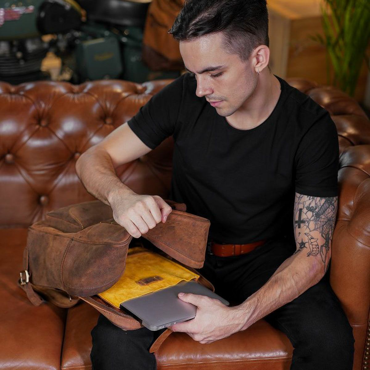 Trip Machine｜イーストウッド バックパック｜タバコブラウン｜使用イメージ