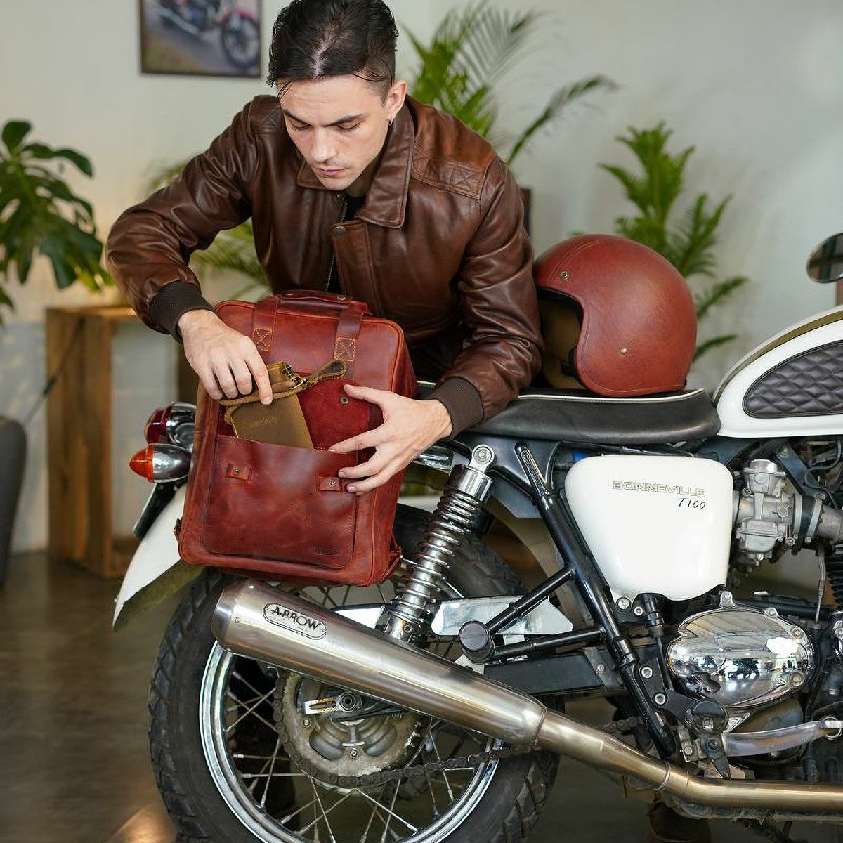 Trip Machine｜イーストウッド バックパック｜チェリーレッド｜使用イメージ