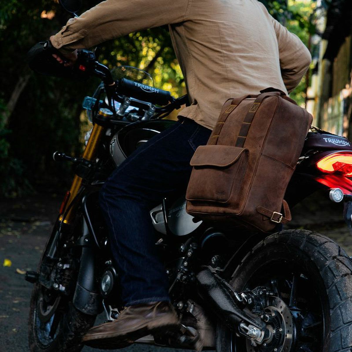 Trip Machine｜イーストウッド バックパック｜タバコブラウン｜使用イメージ