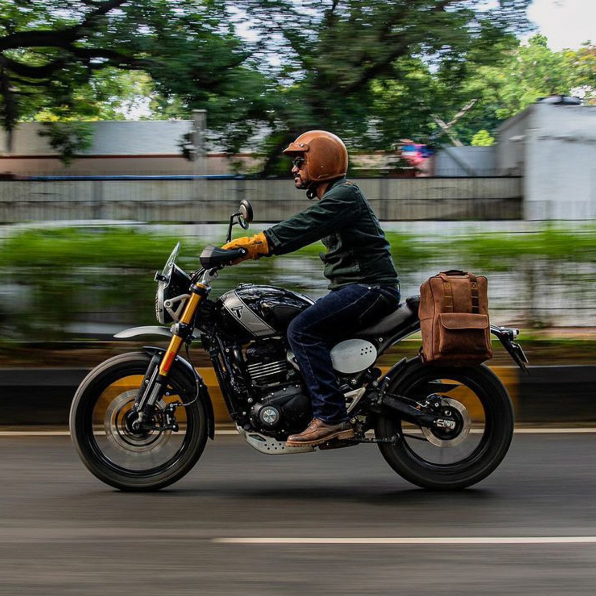 Trip Machine｜イーストウッド バックパック｜タバコブラウン｜使用イメージ