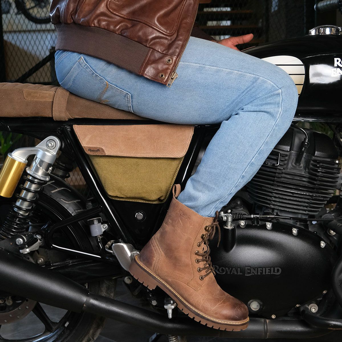 Trip Machine｜レネゲード サイド パネル｜サイドバッグ｜グリーン×タバコ｜使用イメージ