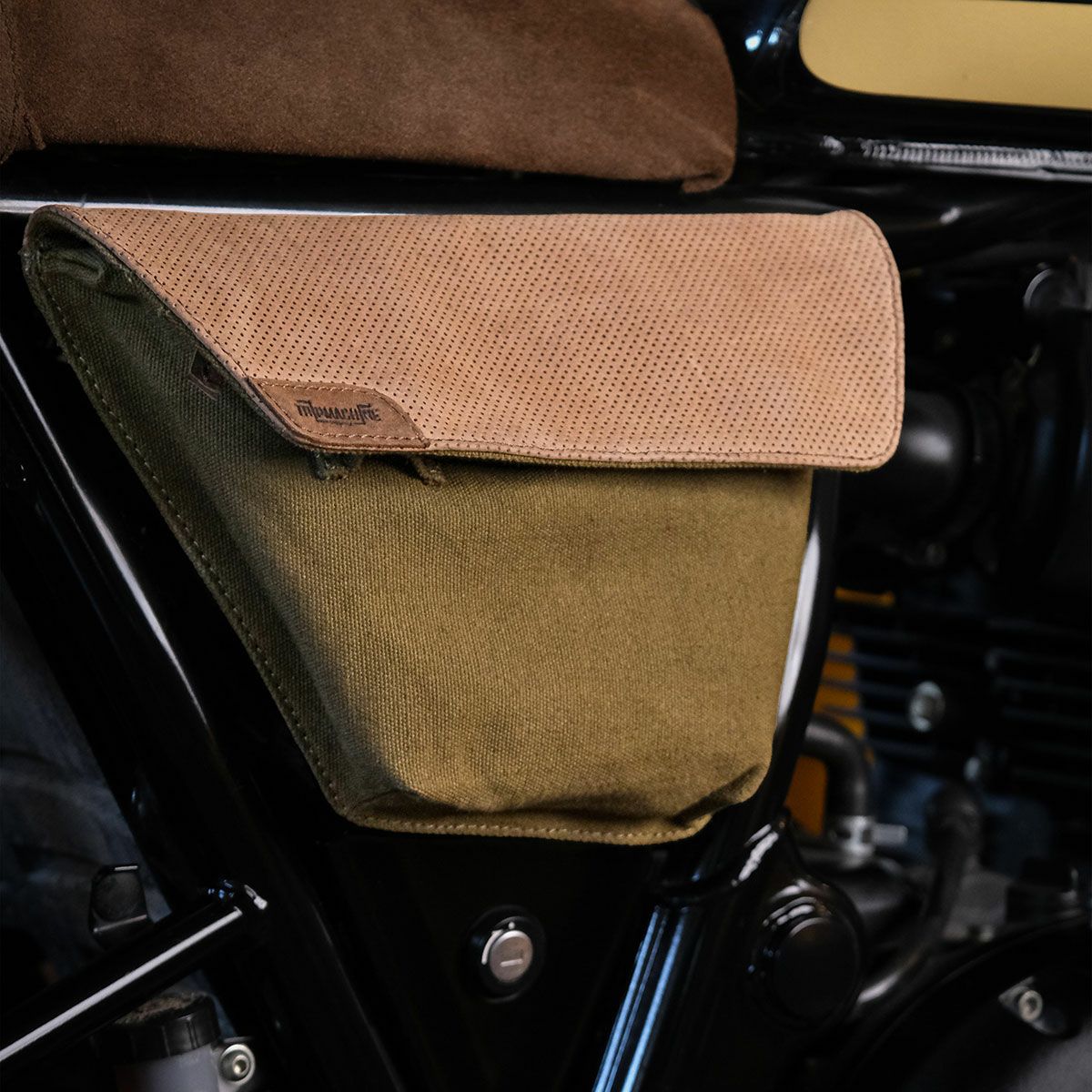 Trip Machine｜レネゲード サイド パネル（左右ペア）｜サイドバッグ｜グリーン×タバコ｜使用イメージ