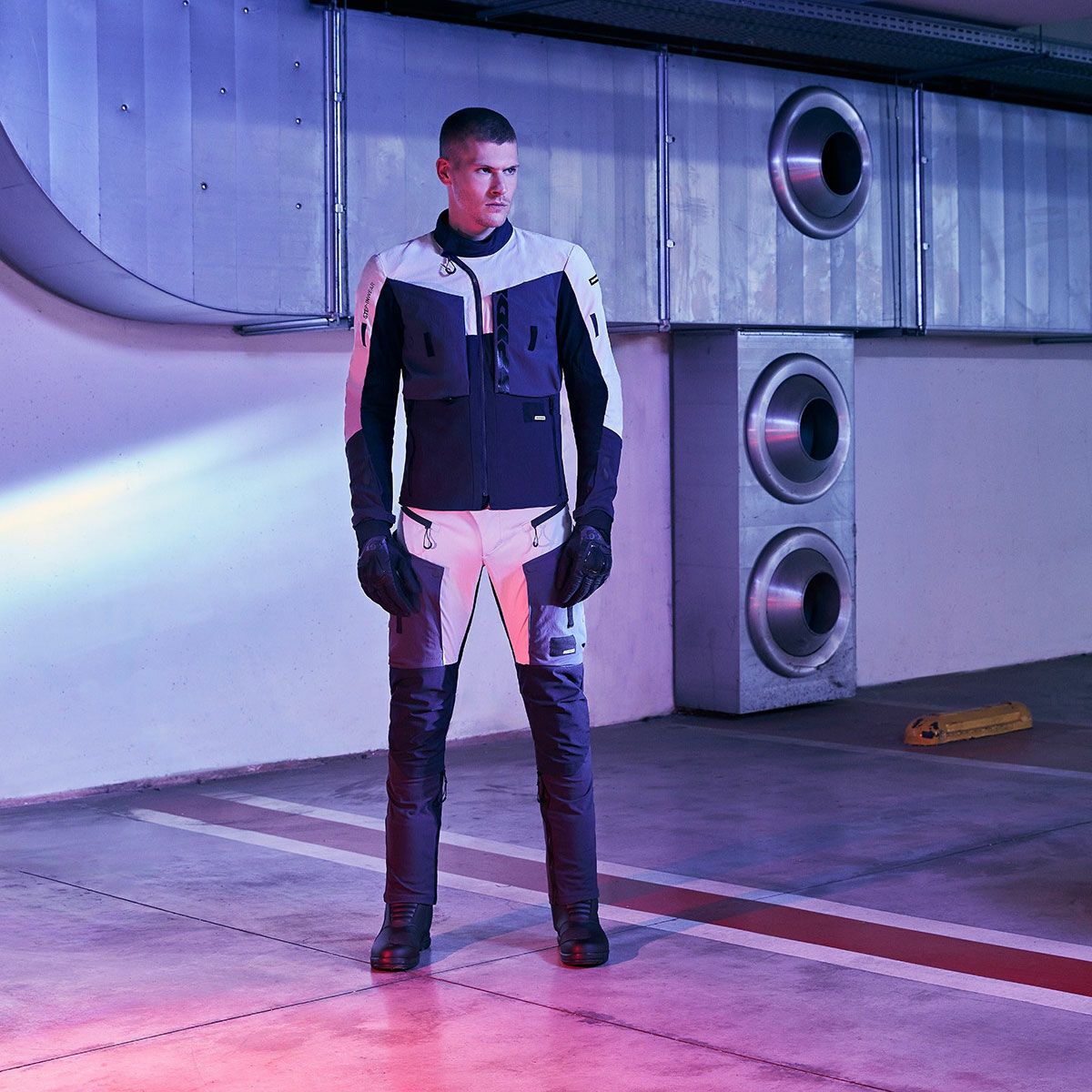 SPIDI｜フロンティア ジャケット｜ファブリック｜アイス×ブルー｜モデル着用