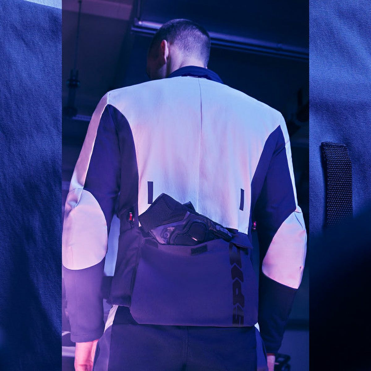 SPIDI｜フロンティア ジャケット｜ファブリック｜アイス×ブルー｜モデル着用