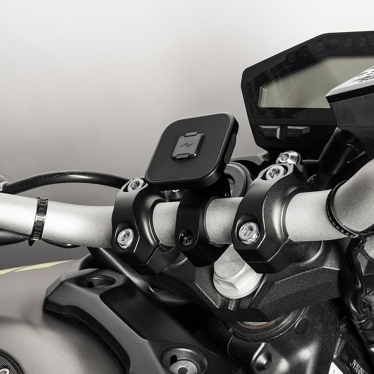 Peak Design｜モーターサイクル バー マウント V2｜その他雑貨｜ブラック｜使用イメージ