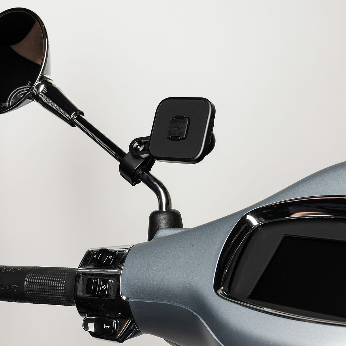 Peak Design｜モーターサイクル ミラー マウント｜その他雑貨｜ブラック｜使用イメージ